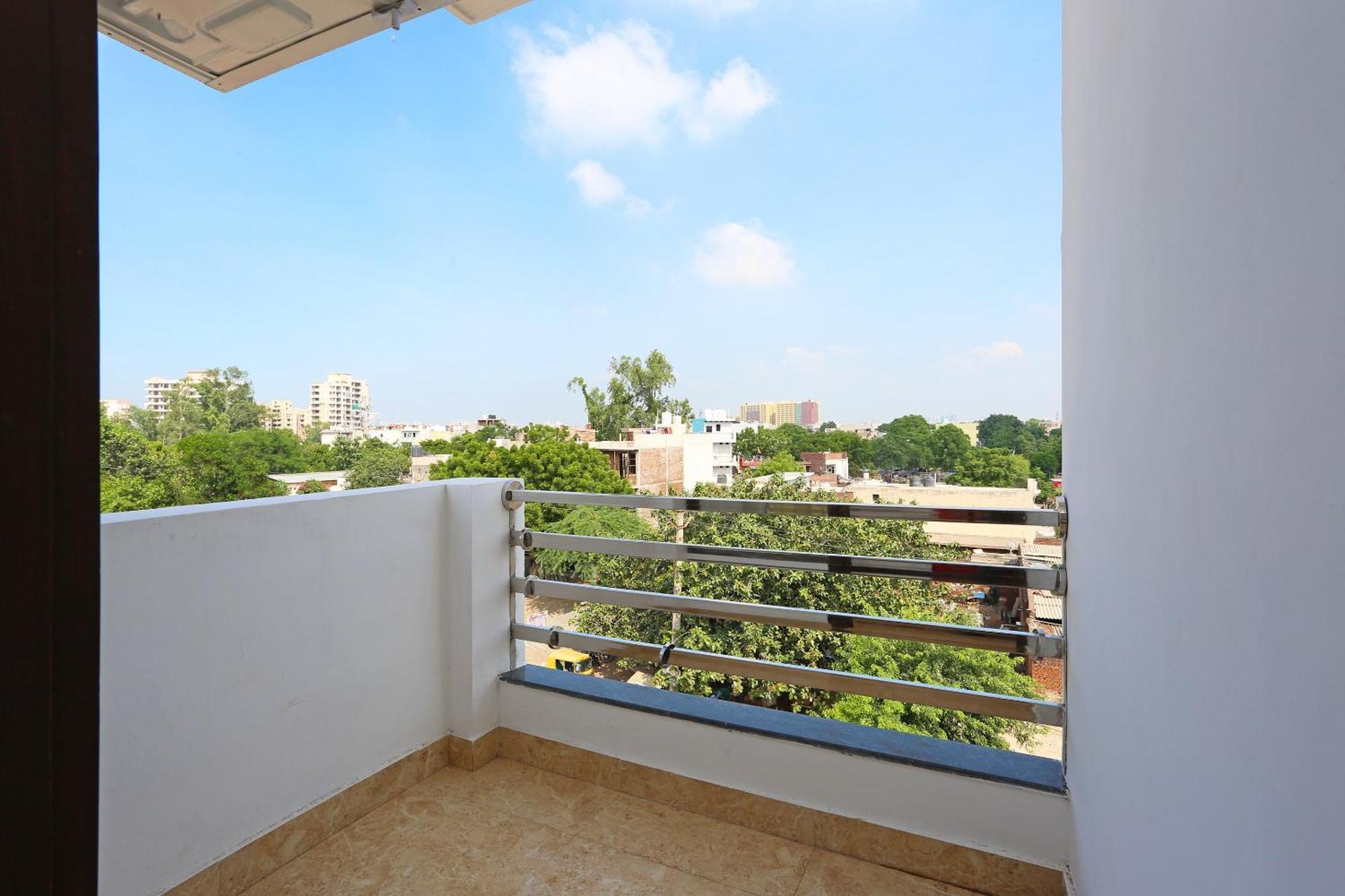Hotel O Green Residency Near Appu Ghar Gurgaon Exteriör bild